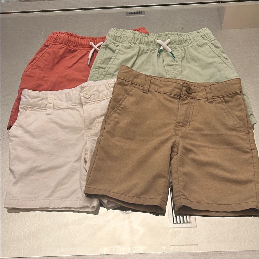 Boy’s Casual Shorts Set - Tan, White, Green, Red size 4/5